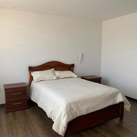Apartamento En Zona Exclusiva De Cuenca Apartment Bagian luar foto