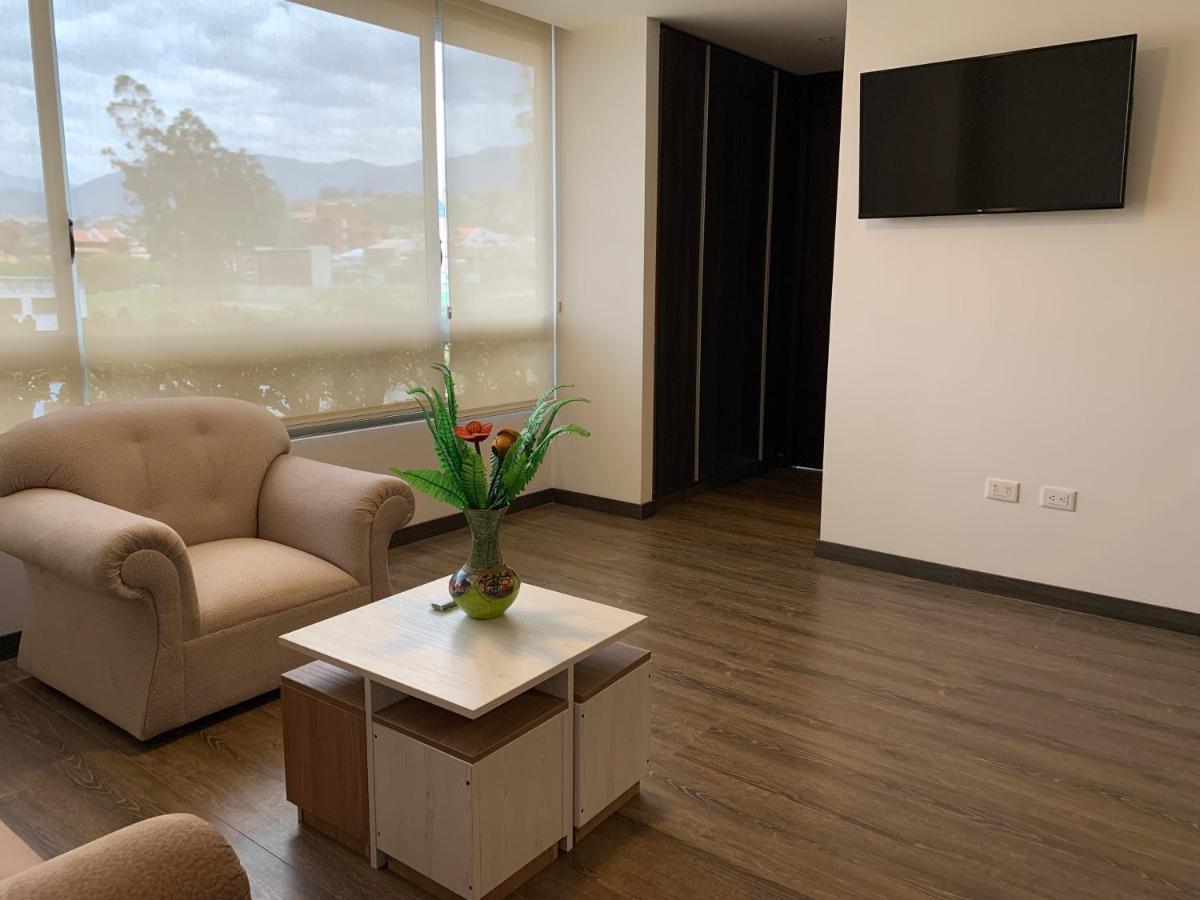 Apartamento En Zona Exclusiva De Cuenca Apartment Bagian luar foto