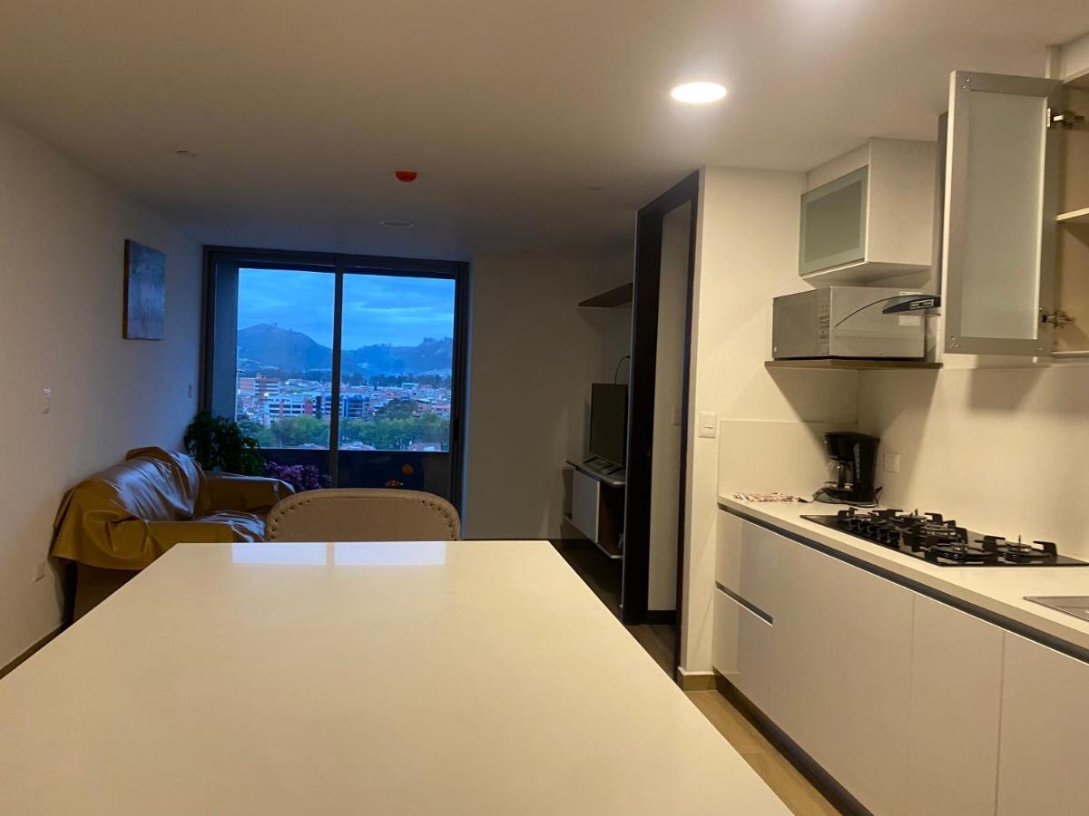Apartamento En Zona Exclusiva De Cuenca Apartment Bagian luar foto