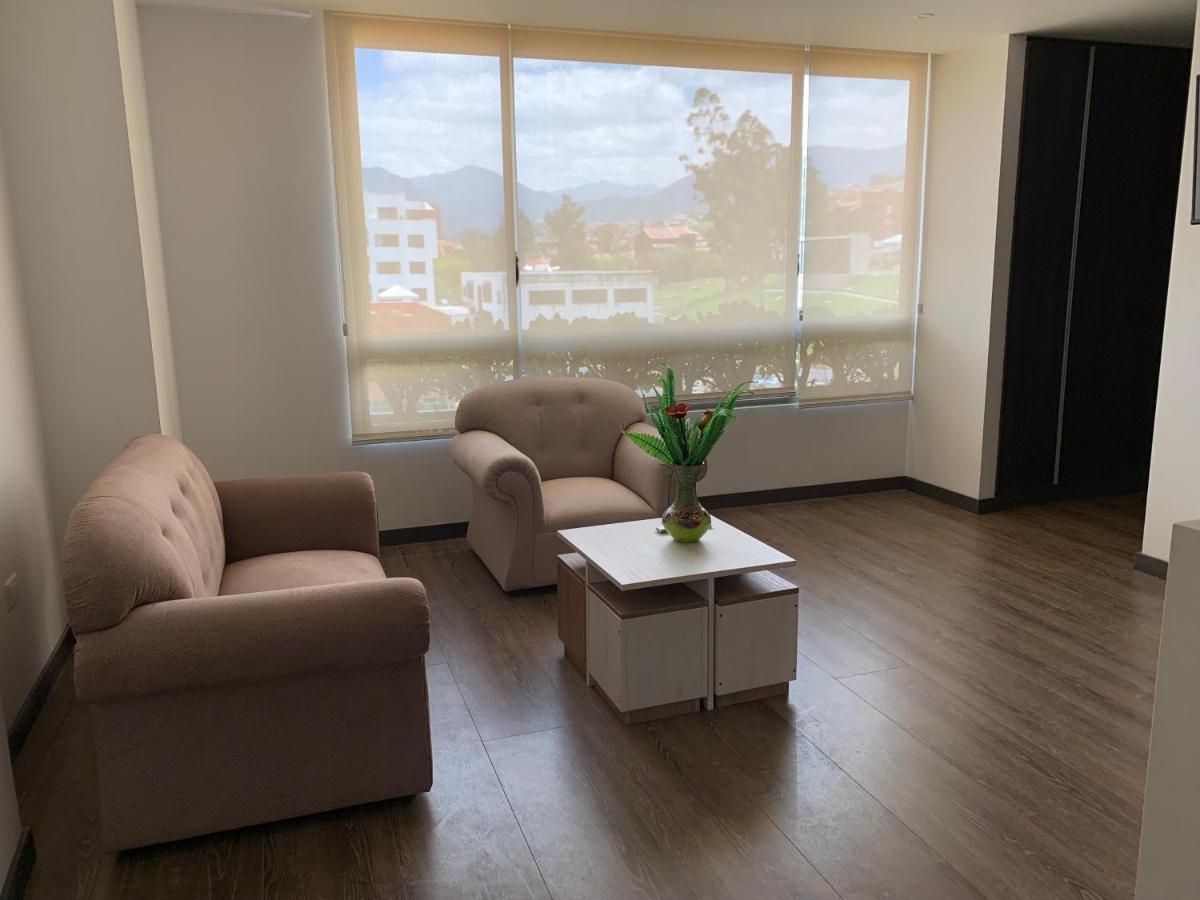 Apartamento En Zona Exclusiva De Cuenca Apartment Bagian luar foto
