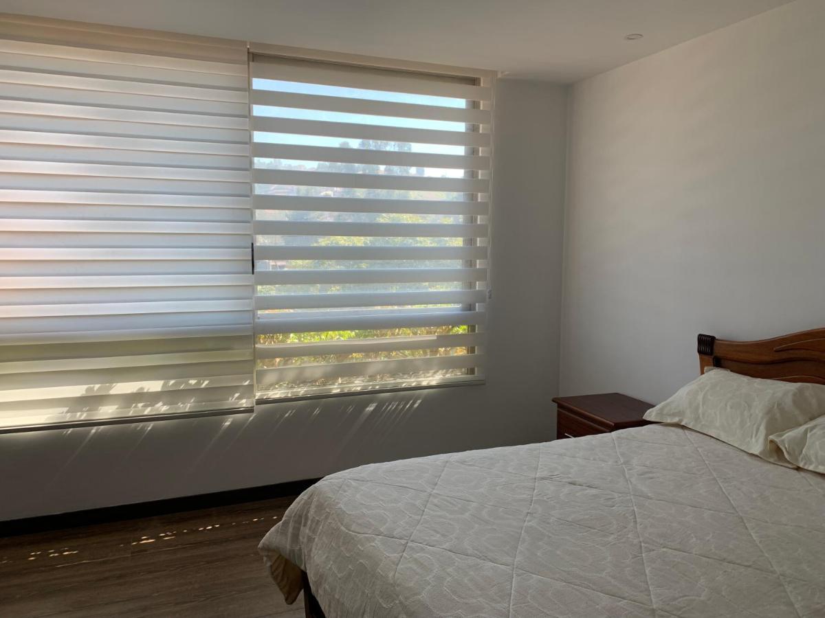 Apartamento En Zona Exclusiva De Cuenca Apartment Bagian luar foto